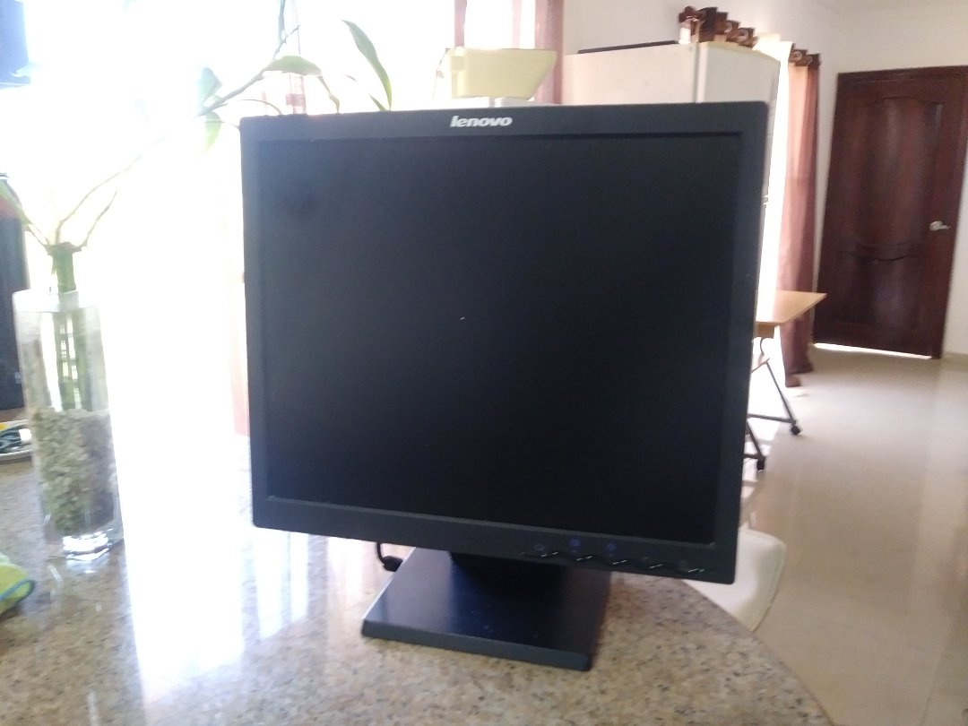 computadoras y laptops - monitor marca lenovo