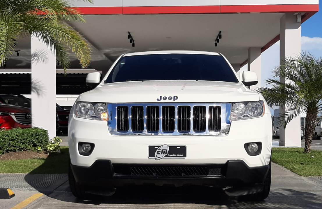 jeepetas y camionetas - 2012 Jeep Grand Cherokee Laredo 4X4