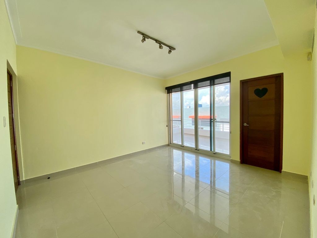 apartamentos - Amplio apartamento en Evaristo Morales de 2 habitaciones con estar familiar  1