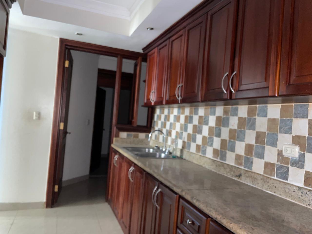 apartamentos - Apartamento en Alquiler 225 Mts2 en La Rosaleda  3