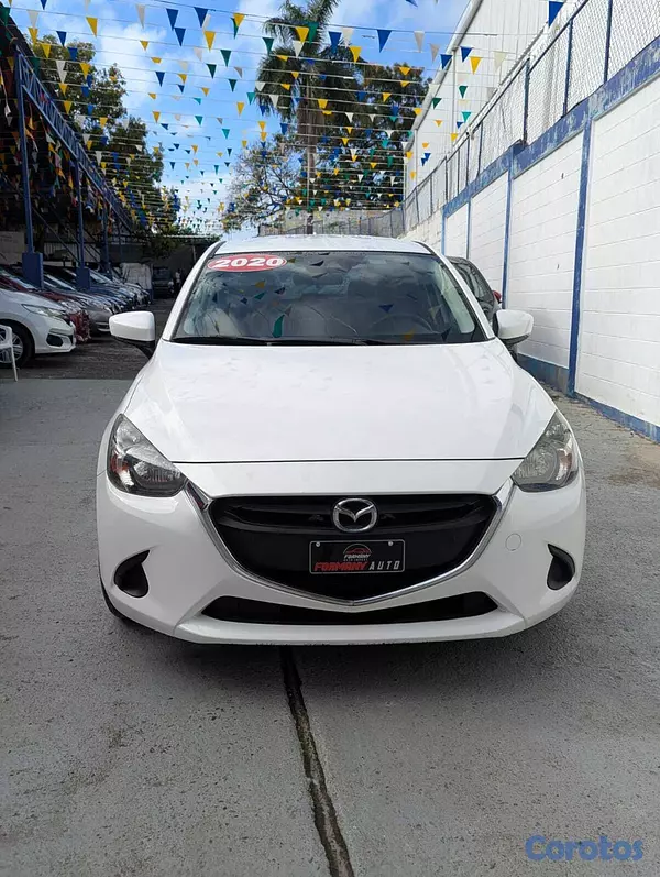 carros - MAZDA DEMIO 2020 12