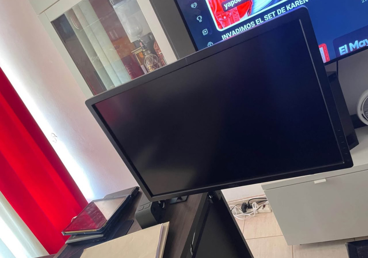 computadoras y laptops - monitor Dell con todo y brazo
 2