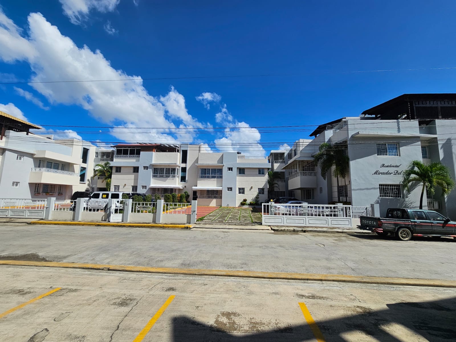 apartamentos - Se Vende Apartamento de 2 niveles separados en San Francisco de Macorís Macoris 0