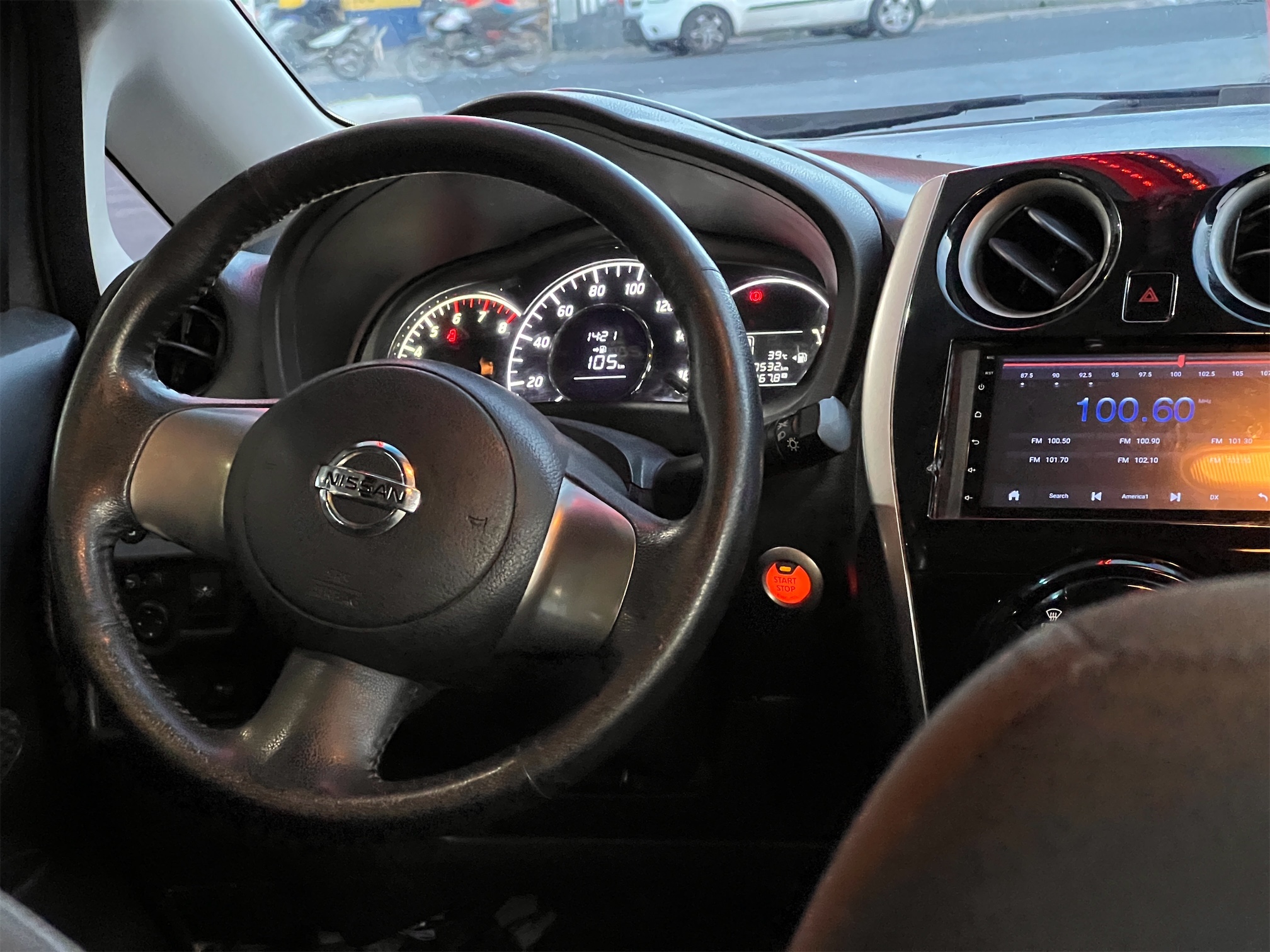carros - NISSAN NOTE AÑO 2015 FULL 6