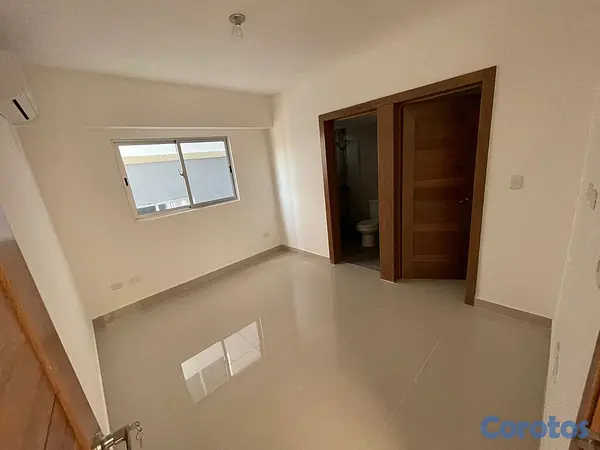apartamentos - ¡VENDO APTO. En Torre Moderna, Zona Universitaria! 3