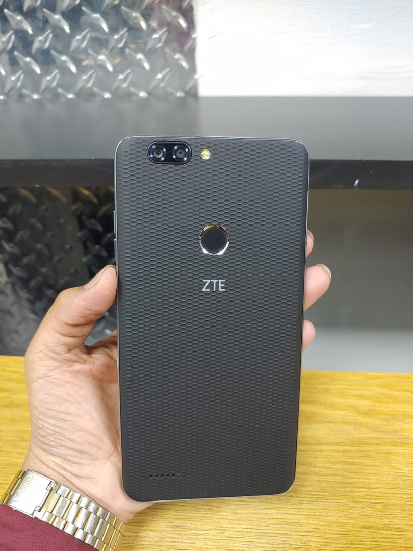 celulares y tabletas - Zte z982, 32gb 2ram