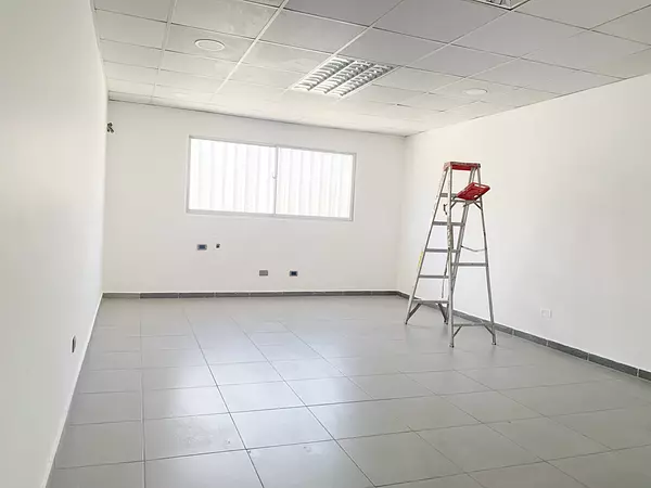 solares y terrenos - Local en el mirador centrico 4