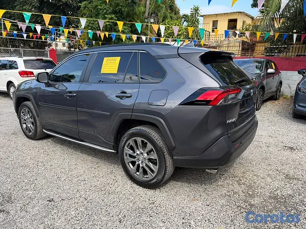 jeepetas y camionetas - Toyota Rav4 XLE 2025 Recien Importada 4