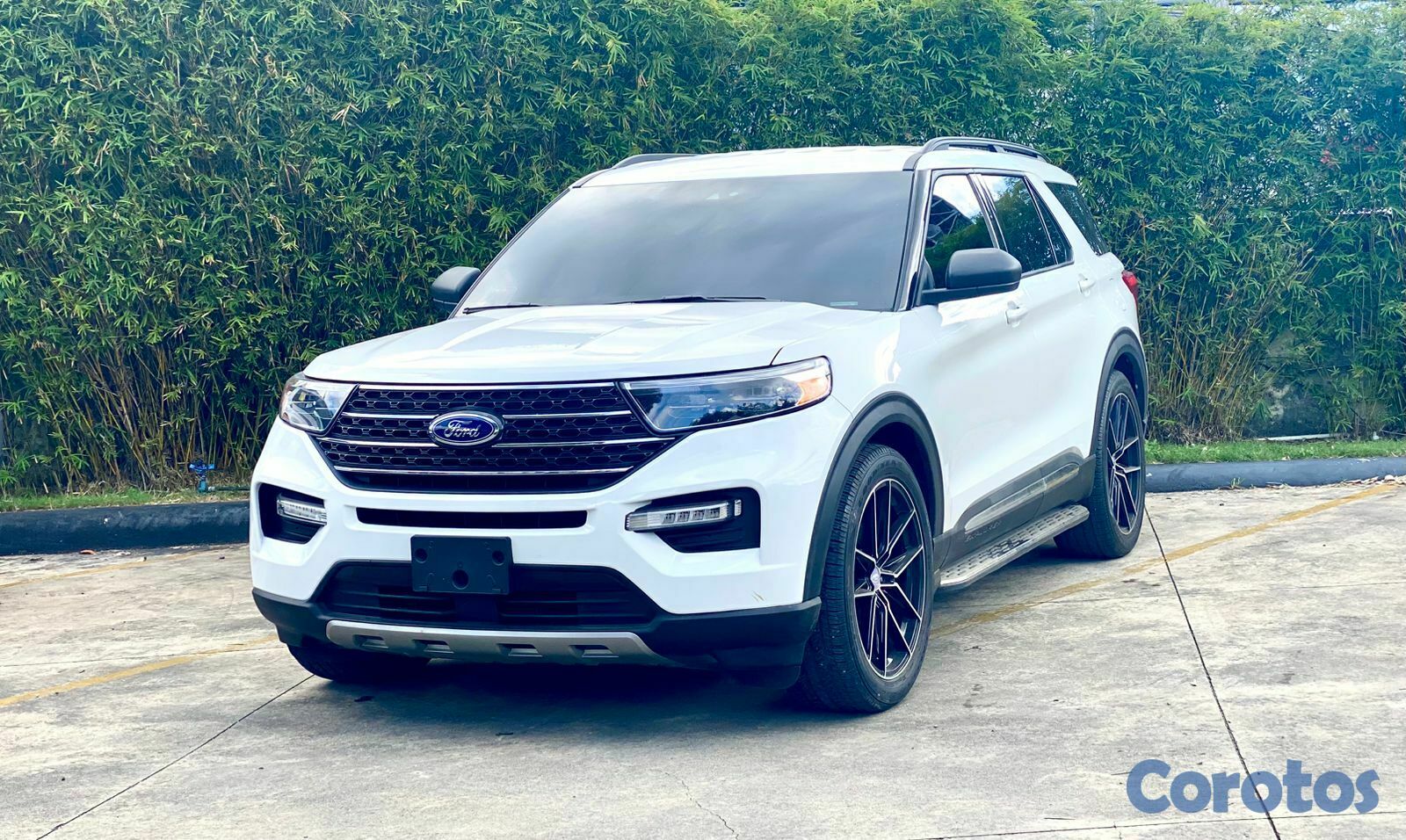 jeepetas y camionetas - FORD EXPLORER XLT 2022 4