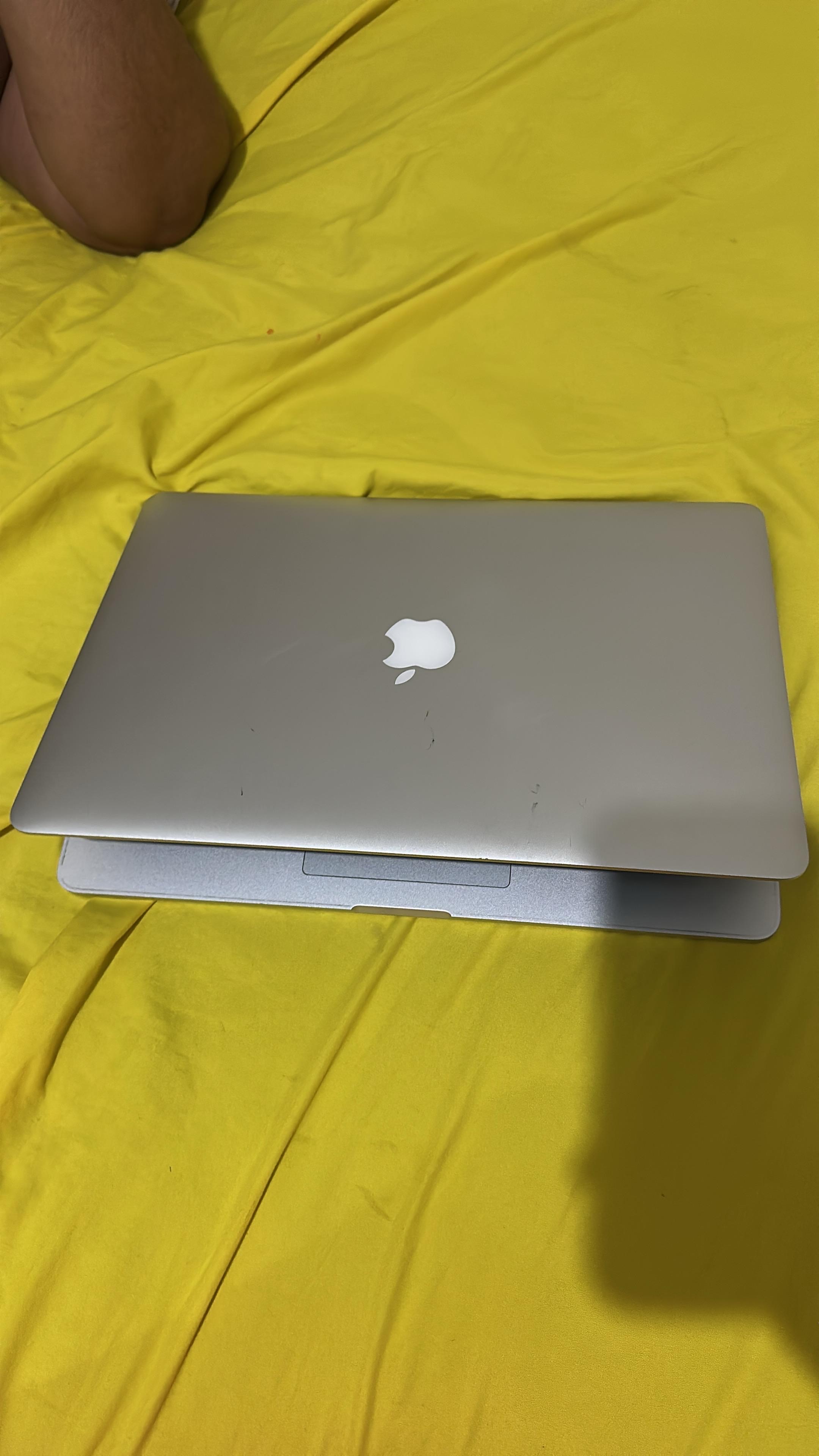 computadoras y laptops - MacBook Pro  1