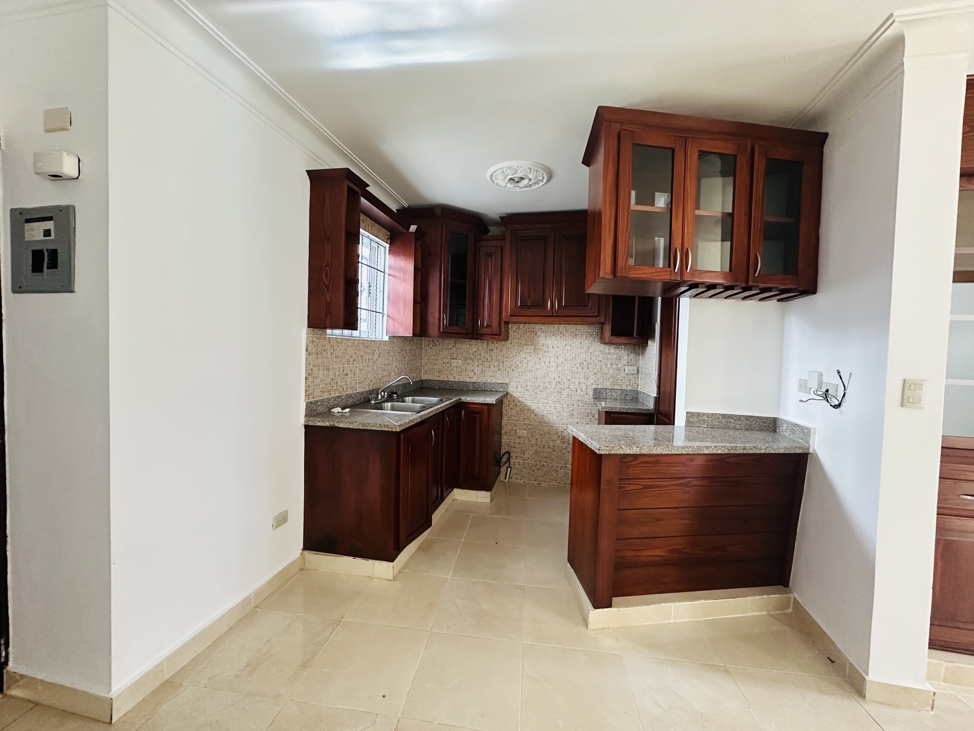 casas - CASA EN VENTA EN SANTIAGO DE LOS CABALLEROS EN OFERTA  5