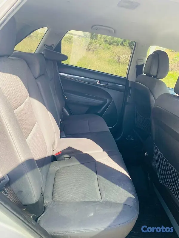 jeepetas y camionetas - VENDO KIA SORENTO 4WD AÑO 2012  8
