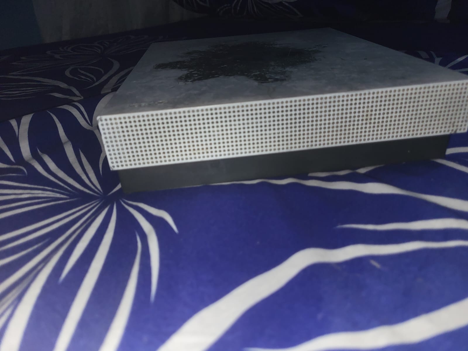 consolas y videojuegos - Xbox one x edición especial de un TB más control de Xbox serie  3