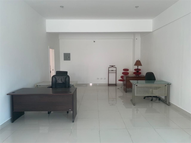 oficinas y locales comerciales - Local en zona céntrica y comercial 2