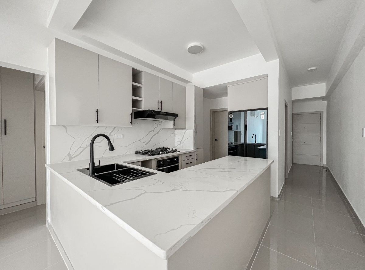 apartamentos - 🔵 Alquilo Apartamento 4to piso en Serralles con linea blanca
 5