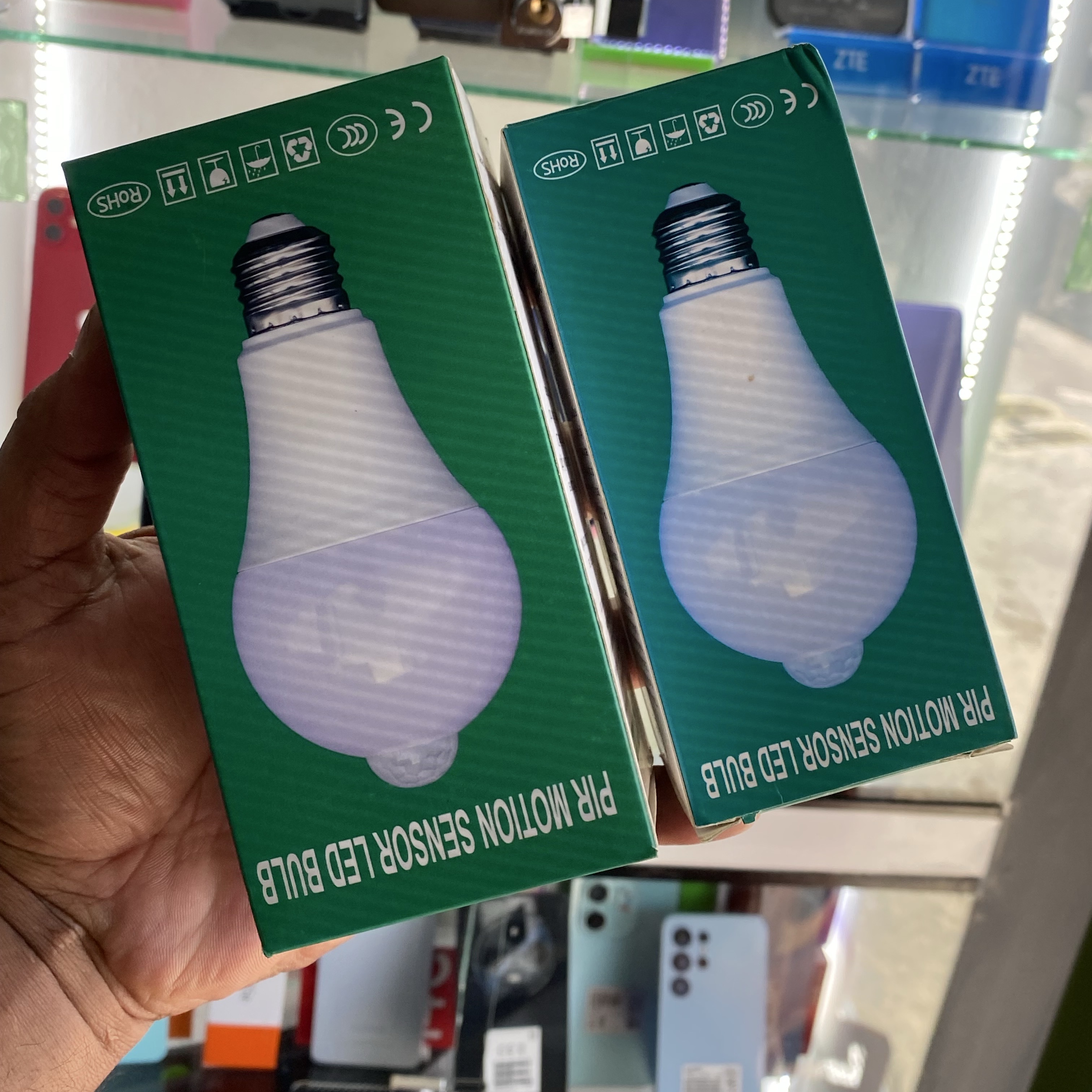 celulares y tabletas - bombillo con censor de movimiento fotocerda  1