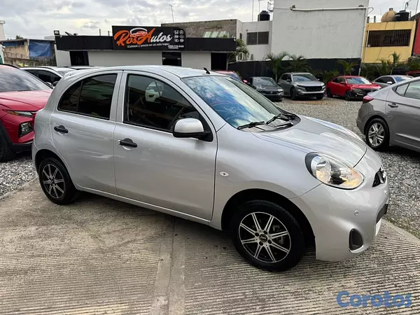 carros - Nissan March 2023 3