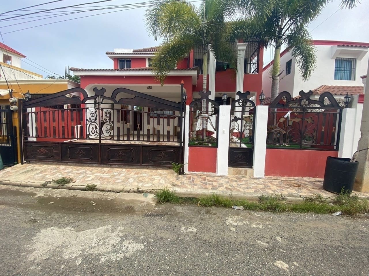 casas - Amplia Casa 2 Niveles en Venta en Jardines del Norte 7