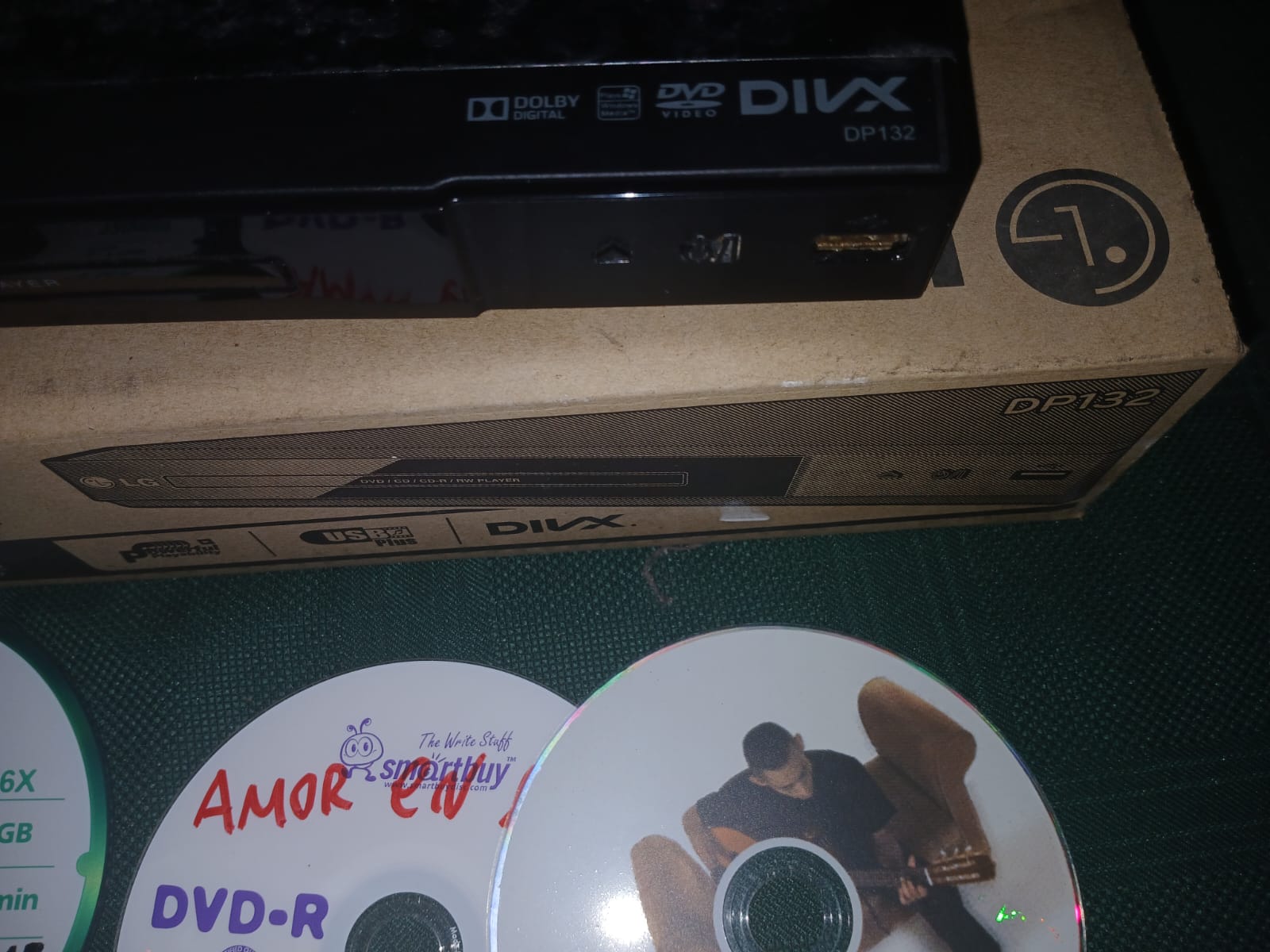 otros electronicos - LG DVD DivX Player + Cable HDMI 3