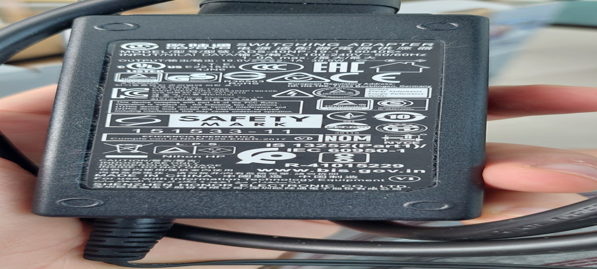 computadoras y laptops - Monitor HP de 27 pulgadas como nuevo 4