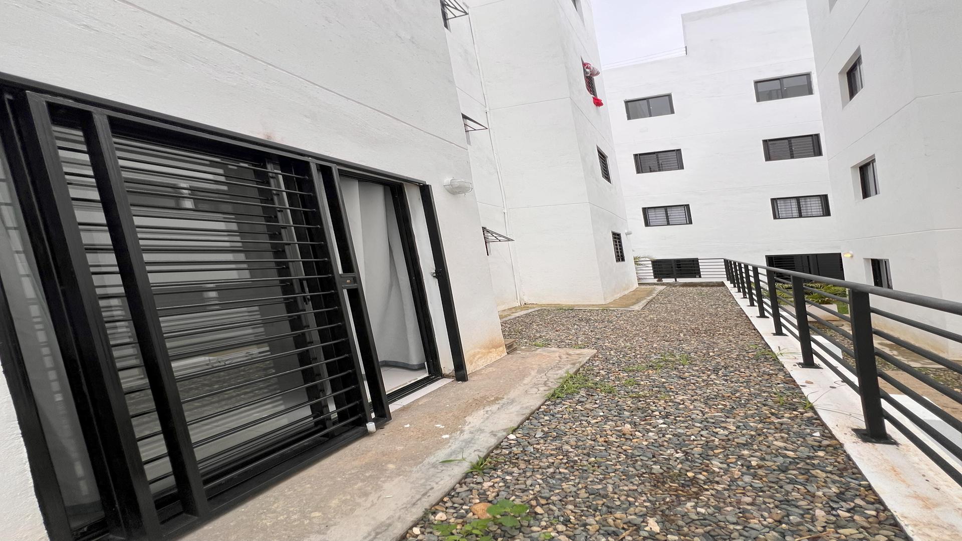 apartamentos - EN VENTA APARTAMENTO PRIMER NIVEL CON PATIO EN SANTIAGO 5
