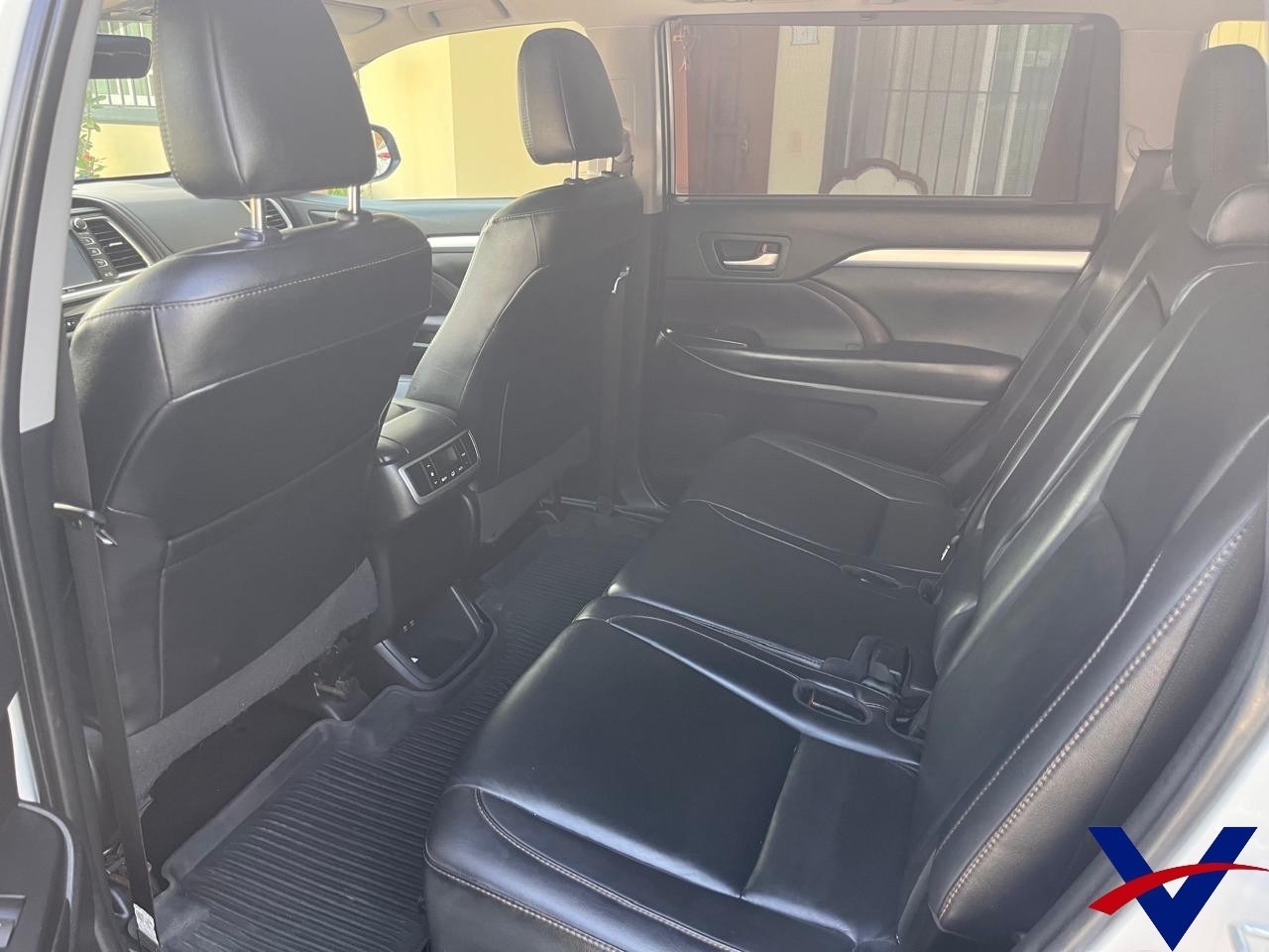 jeepetas y camionetas - TOYOTA HIGHLANDER 2019 3