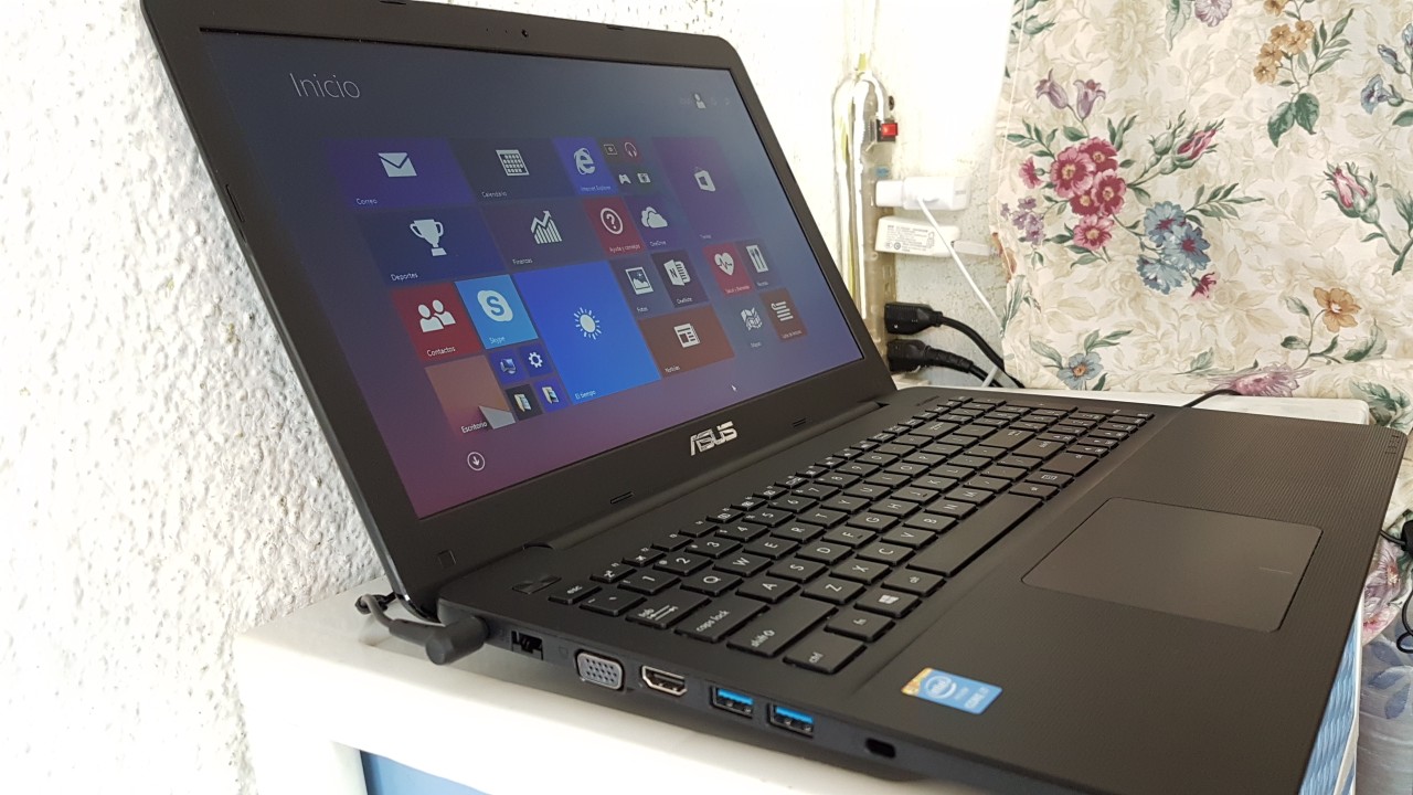 computadoras y laptops - laptop Asus 17 Pulg intel 7ma Gen Ram 4gb Disco 128gb SSD Sollido Wifi 1