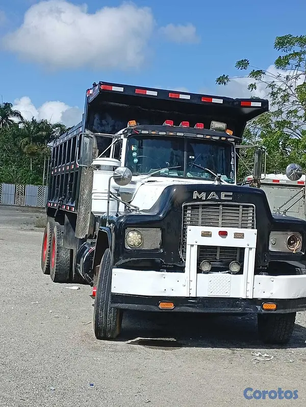 camiones y vehiculos pesados - Camión mack R600 1990 listo para trabajar 4