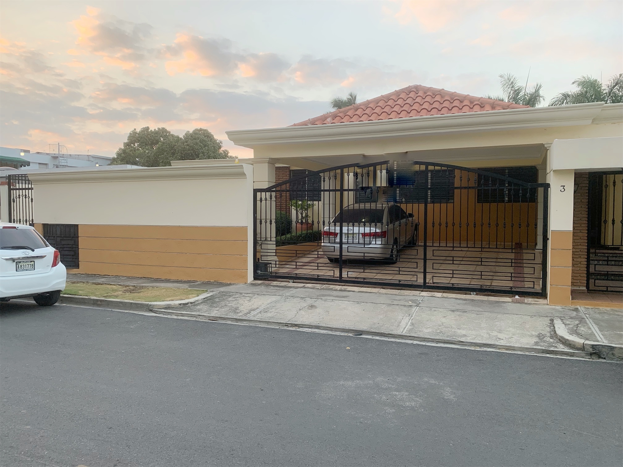 oficinas y locales comerciales - Casa con fines comerciales los prados 5