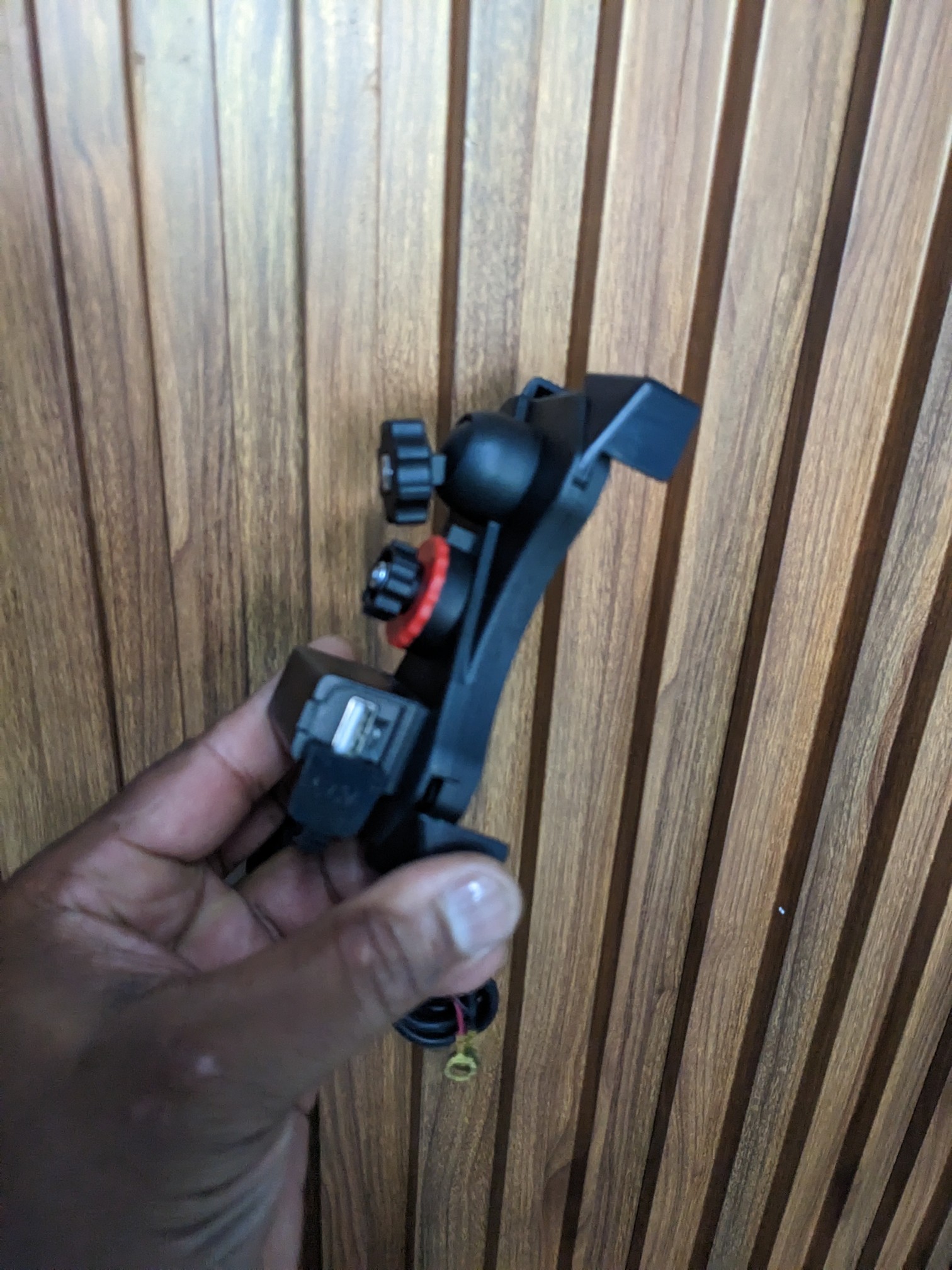 celulares y tabletas - Base para motos con salida USB de carga 9