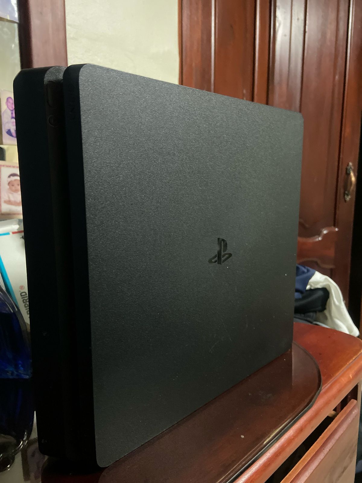 consolas y videojuegos - 🎮 Vendo PS4 usada de 1TB en excelente estado! 🎮 1