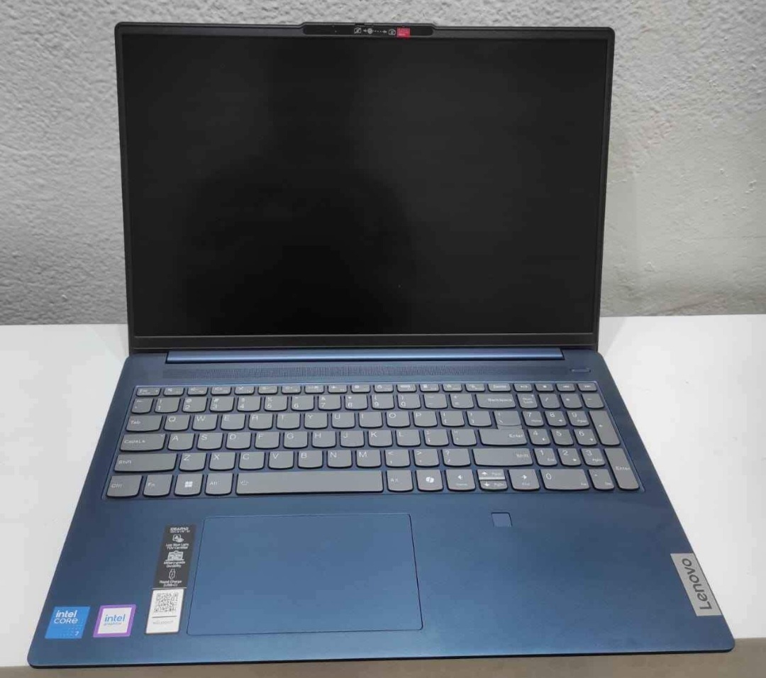 computadoras y laptops - Lenovo IdeaPad Slim 5 16" WUXGA Touch, Intel 7 Ultra, 16GB RAM, 1TB SSD, Nueva 3