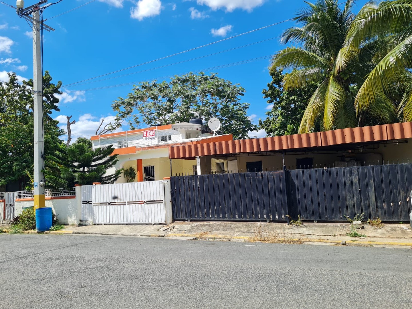 casas - Amplia Casa en Zona Residencial en Santo Domingo Oeste  1