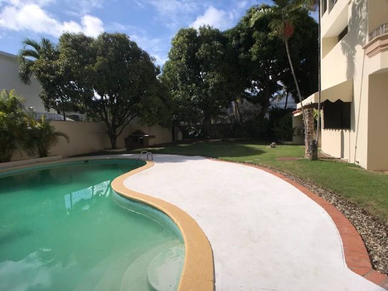 casas - Casa en venta y alquiler en Los Cacicazgos 0