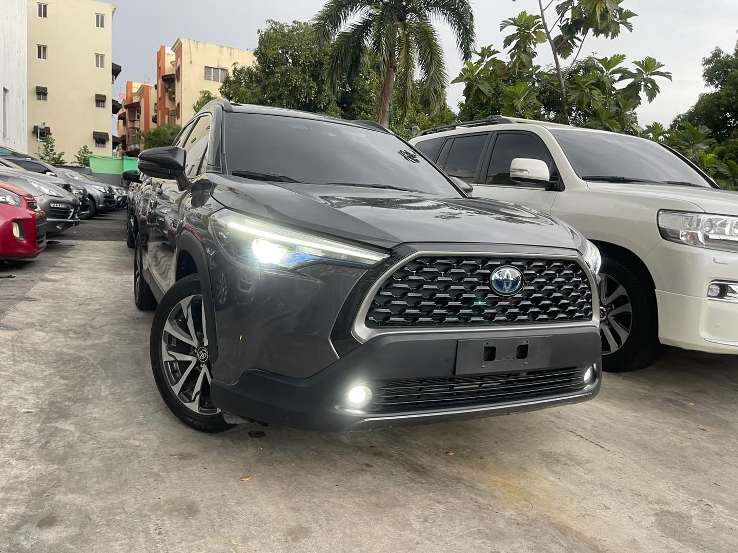 jeepetas y camionetas - TOYOTA COROLLA CROSS LIMETED HYBRID 2022