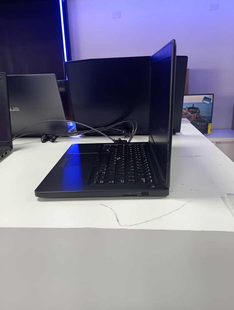 computadoras y laptops -  Laptop Dell 5450 Intel Core de 5-5TH  2