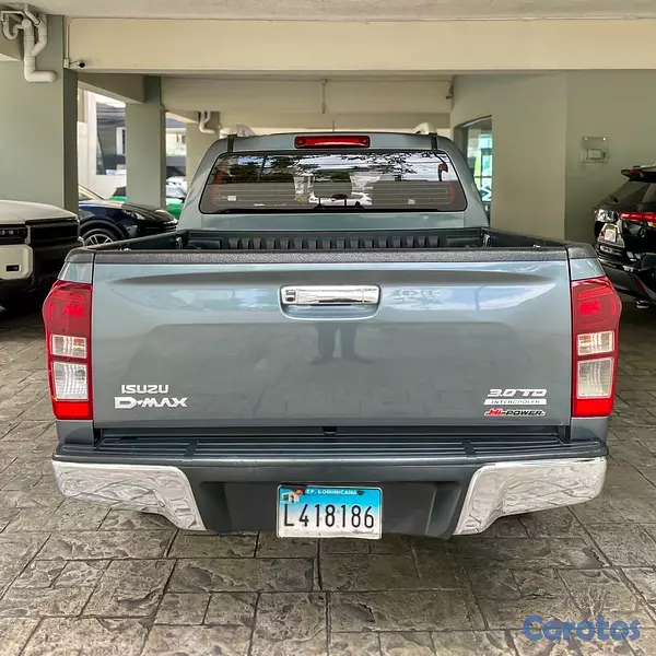 jeepetas y camionetas - Isuzu DMAX LS 2020 4