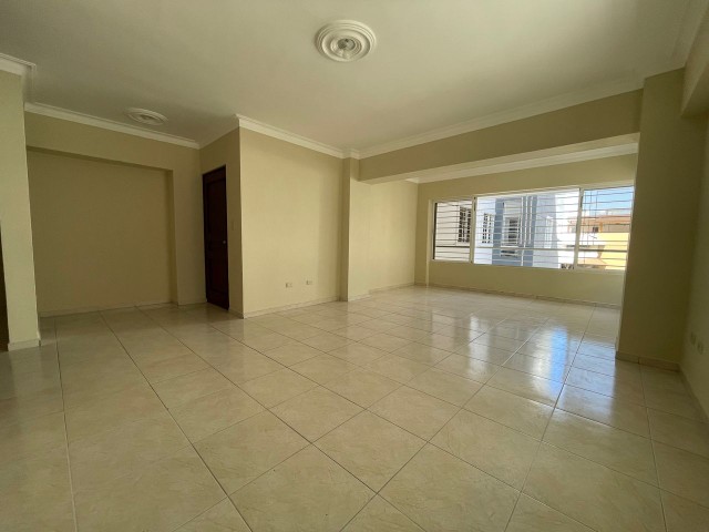 apartamentos - Apartamento en Alquiler en Evaristo Morales 0