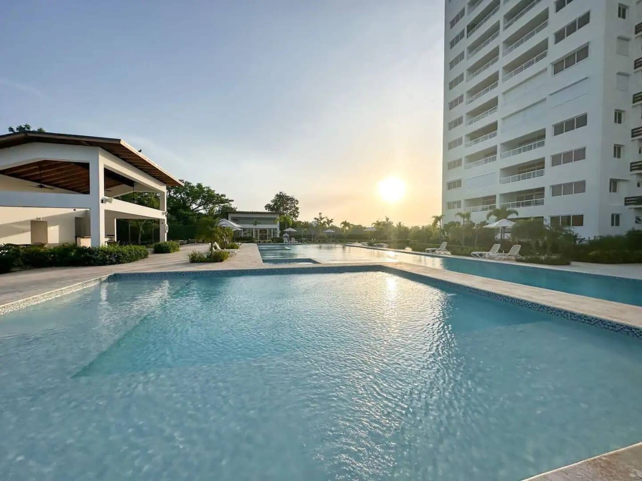 apartamentos - En venta apartamento ubicado en Juan Dolio Coral Cliffs
2 hab
US$190,000 3
