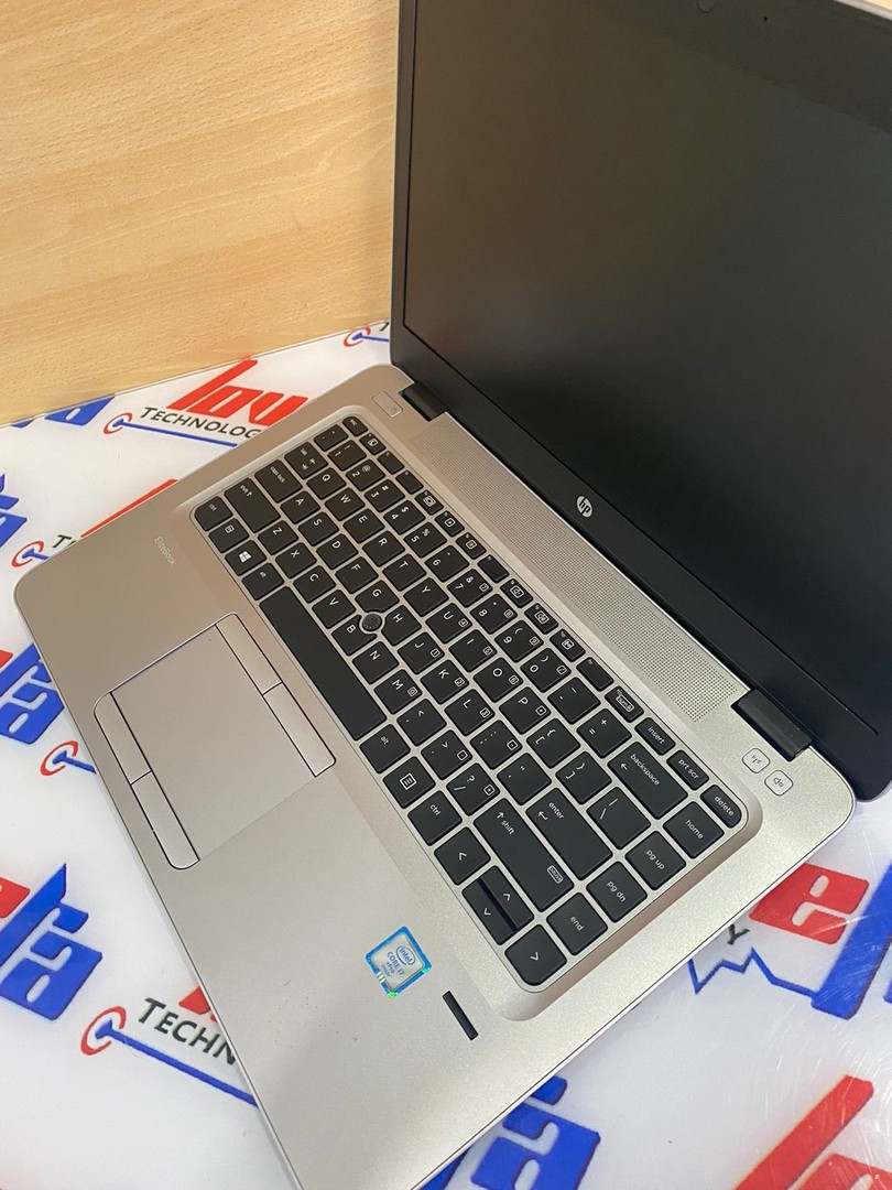 computadoras y laptops - LAPTOP HP ELITEBOOK 840 G3 i7-6600U 2.6GHZ 8GB DDR4 256GB SSD 14''     0