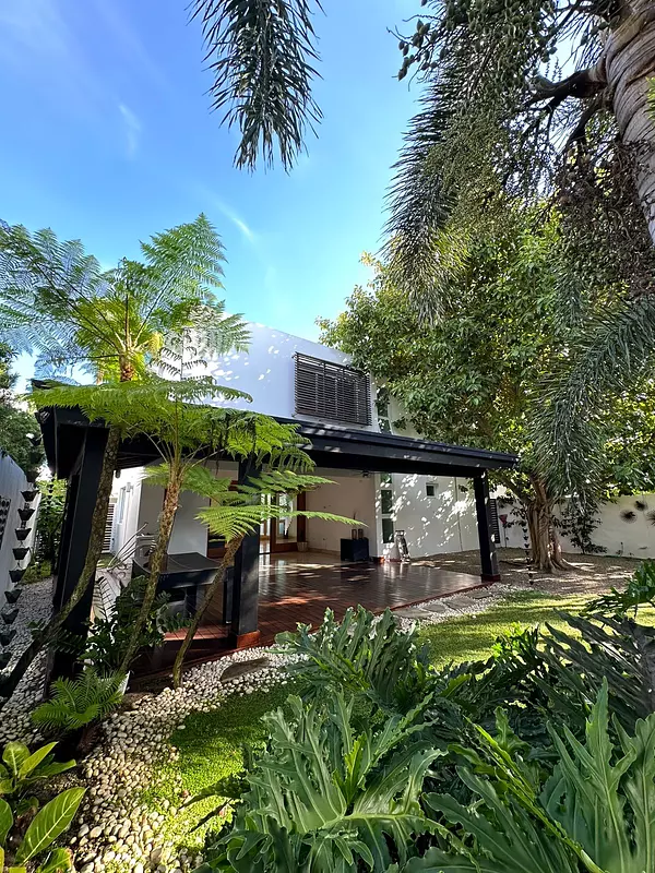 casas - Casa con Hermoso Patio, Las Carmelitas 1