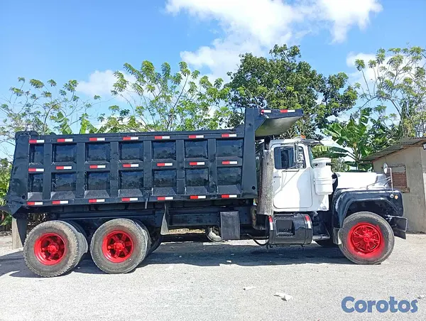 camiones y vehiculos pesados - Camión mack R600 1990 listo para trabajar 5