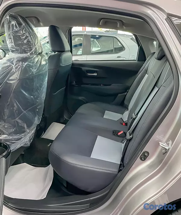 jeepetas y camionetas - Toyota Yaris 2026 8