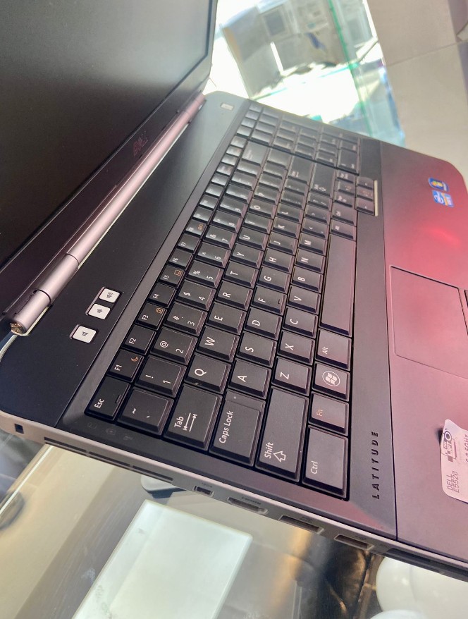 computadoras y laptops - Laptop Dell Latitude E5520
 4
