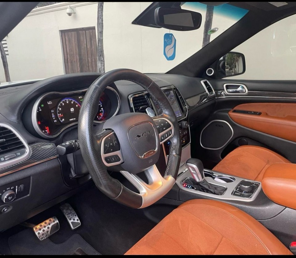 jeepetas y camionetas - Jeep grand cherokee srt 2018 3