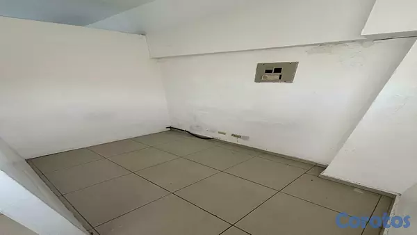 oficinas y locales comerciales - Local en alquiler en Plaza Comercial en Av Rep de Colombia 6