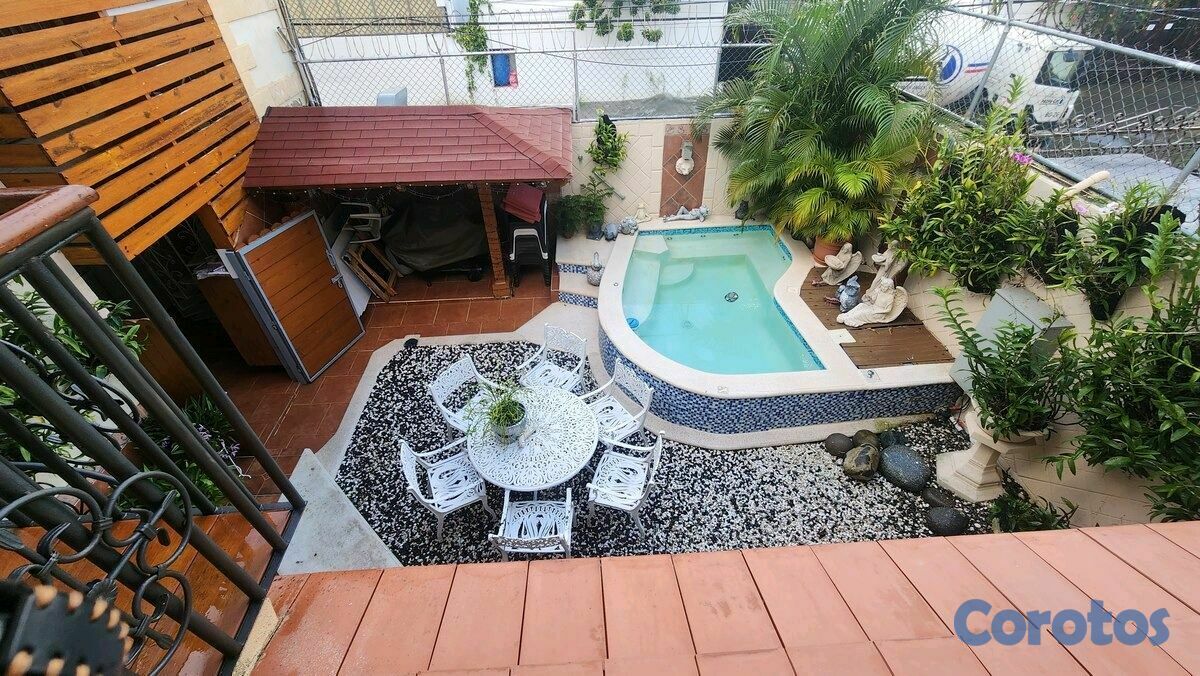 casas - Amplia casa en venta- Los Restauradores  1