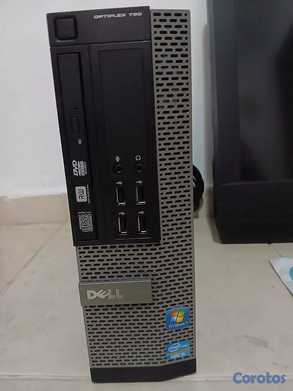 computadoras y laptops - VENDO CPU CON MONITOR, TECLADO Y ANTENA WIFI USA. 2