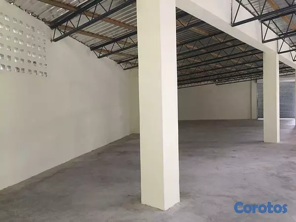otros inmuebles - Nave Industrial en la Av. Independencia de 800 metros 7