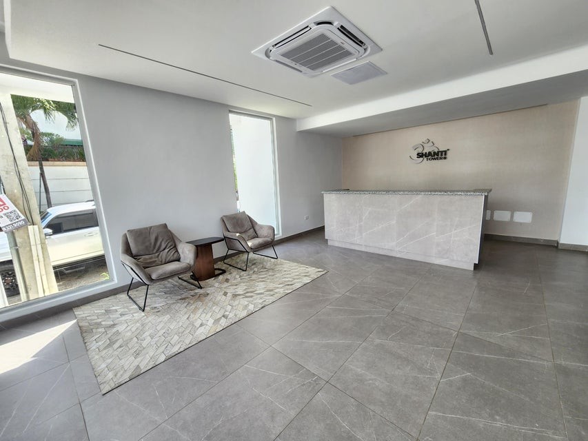 apartamentos - Apartamento en Evaristo Morales de Dos Habitaciones 2